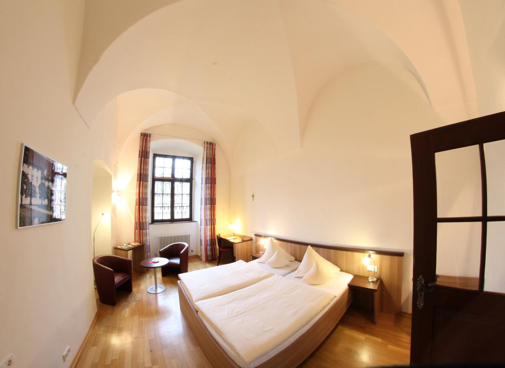 Kloster Obermarchtal Bagian luar foto